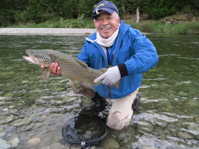 Trophy South Island brown trout caught by Sachio Nakagoshi, Japan, fishing with Reefton fishing guide, Bryan Wilson.